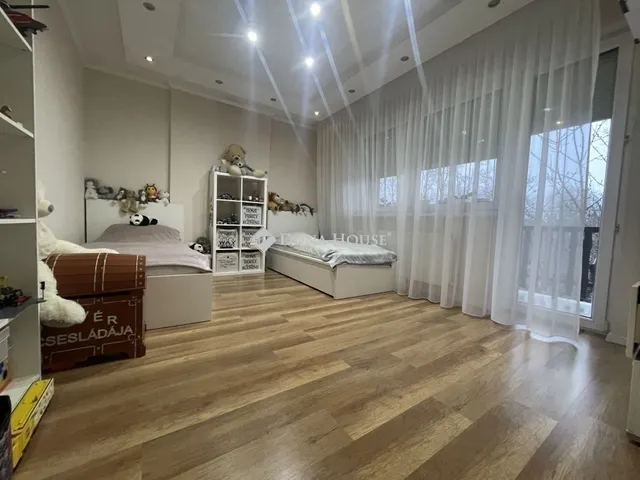 Eladó ház Kecskemét 180 nm