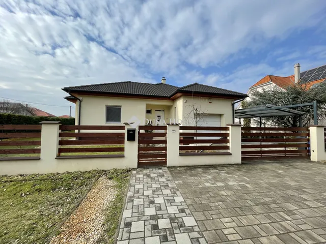 Kiadó ház Kecskemét 103 nm