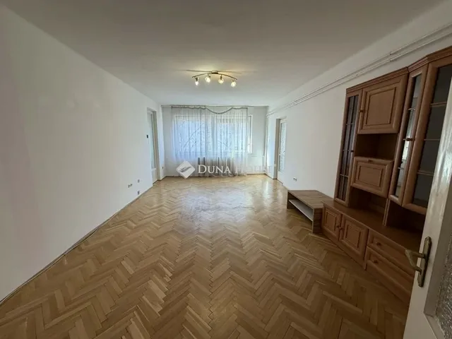 Eladó lakás Kecskemét 103 nm