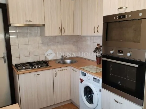 Eladó lakás Kecskemét, Hunyadiváros 77 nm