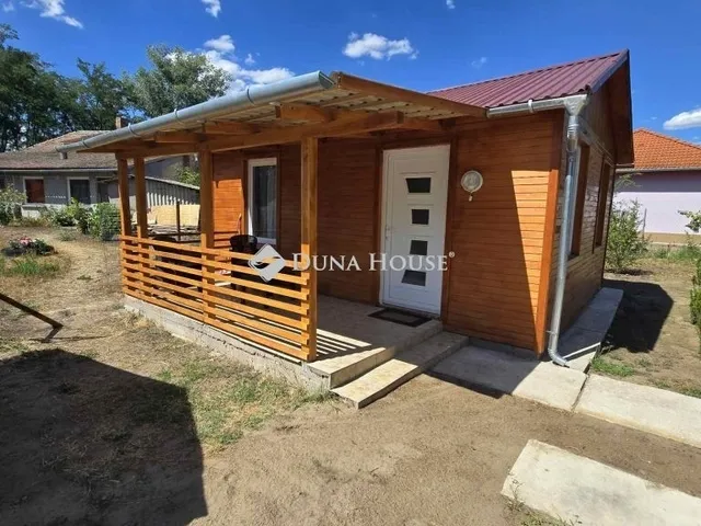Eladó üdülő és hétvégi ház Cserkeszőlő 30 nm