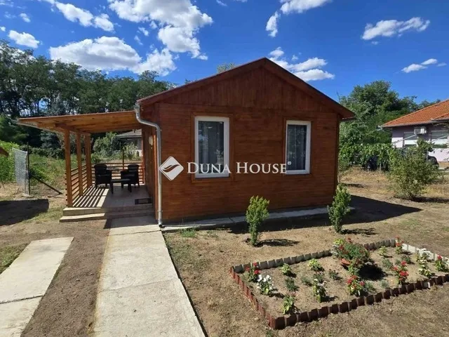 Eladó üdülő és hétvégi ház Cserkeszőlő 30 nm