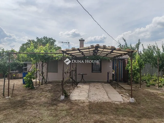 Eladó üdülő és hétvégi ház Cserkeszőlő 38 nm