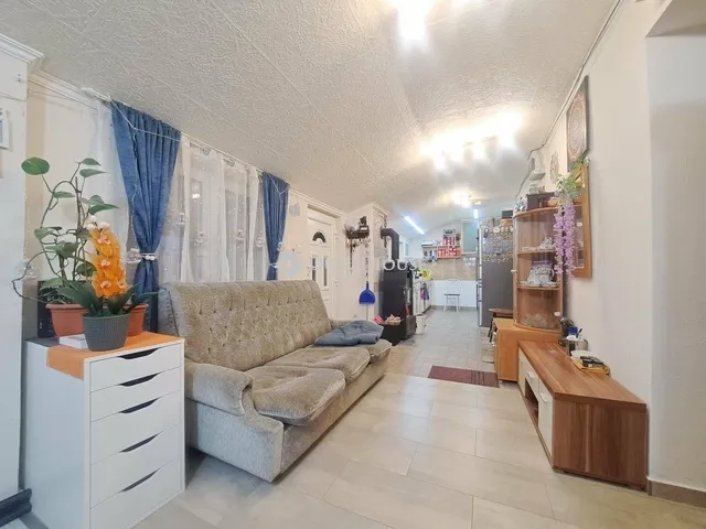 Eladó ház Tiszakécske 69 nm