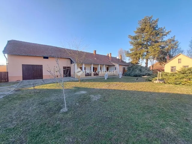 Eladó ház Tiszakécske 116 nm