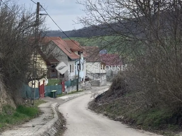 Eladó ház Alsónána 75 nm