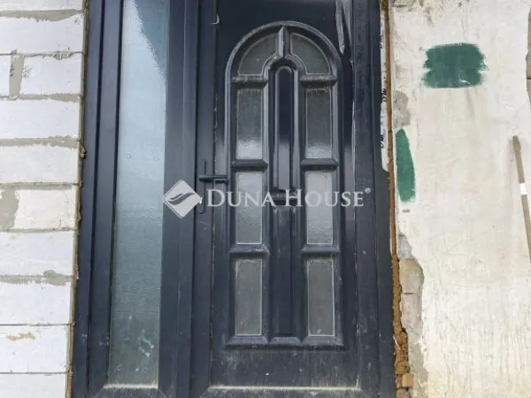 Eladó ház Alsónána 75 nm