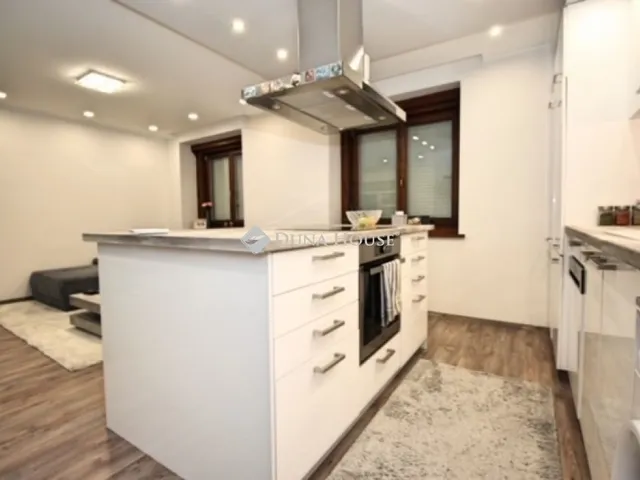 Eladó lakás Kecskemét, Belváros 63 nm