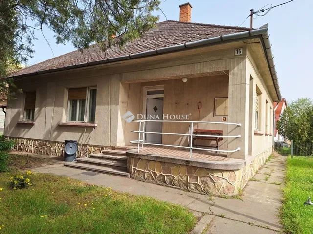 Kiadó ház Kecskemét, Hunyadiváros 110 nm