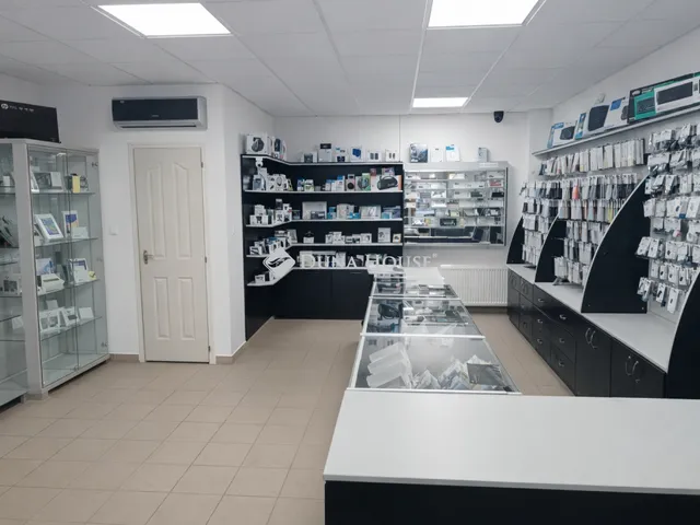 Eladó kereskedelmi és ipari ingatlan Nagykőrös 37 nm