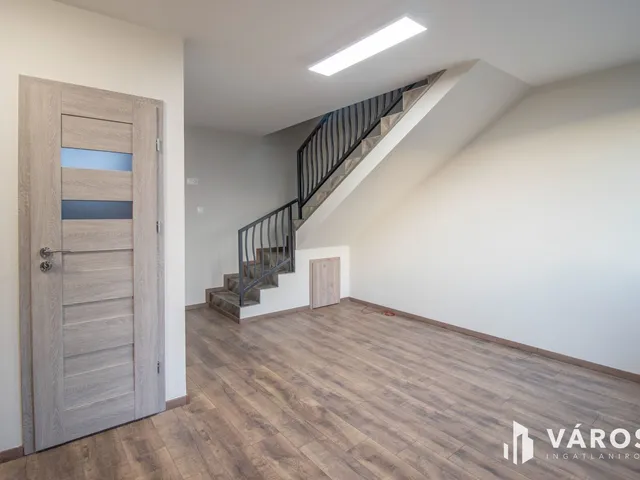 Eladó ház Békéscsaba, Áchim András-lakótelep 123 nm