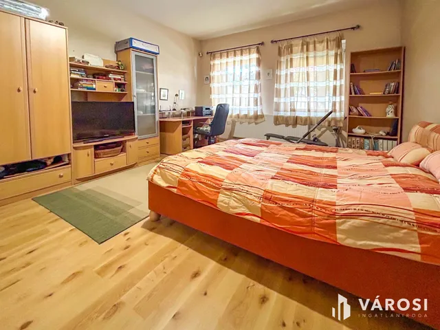 Eladó ház Gyula, Újváros 212 nm