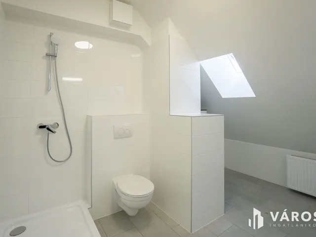 Kiadó kereskedelmi és ipari ingatlan Győr, Nádorváros 35 nm