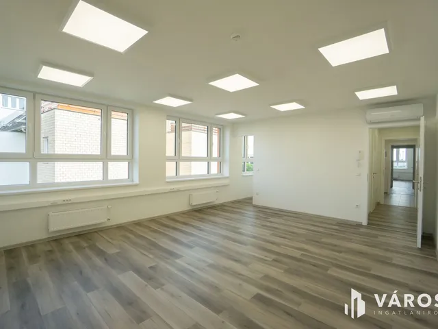 Kiadó kereskedelmi és ipari ingatlan Győr, Nádorváros 41 nm