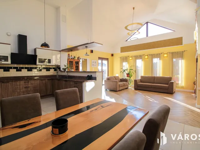 Eladó ház Szeged, Szentmihály 143 nm