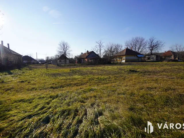 Eladó telek Újszilvás 1266 nm