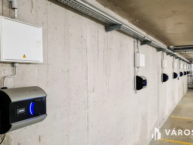 Eladó garázs Budapest XIII. kerület 12 nm