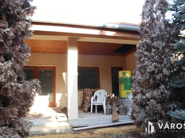 Eladó ház Békéscsaba, Almáskertek 340 nm