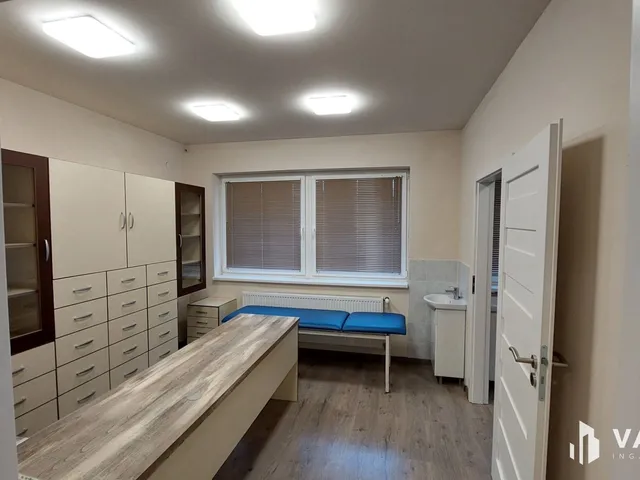 Eladó kereskedelmi és ipari ingatlan Debrecen, Vargakert 104 nm