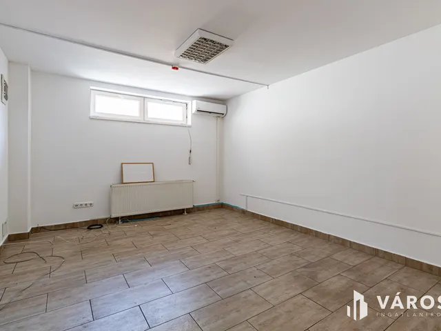 Kiadó kereskedelmi és ipari ingatlan Budapest XXI. kerület, Gyártelep 95 nm