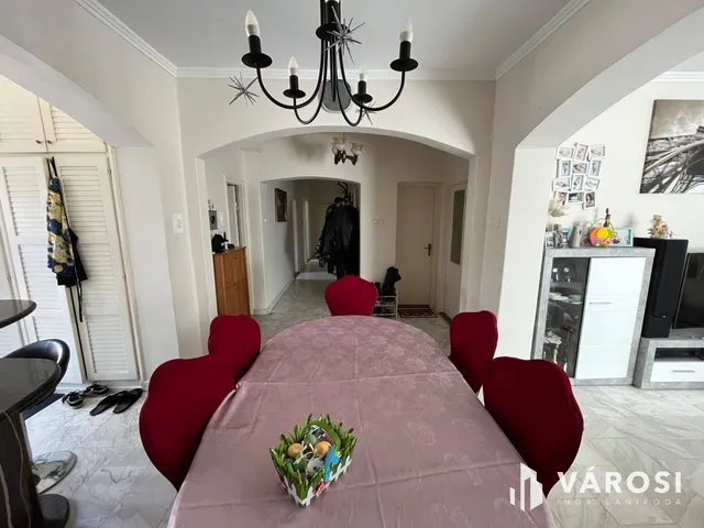 Eladó ház Debrecen, Hatvan utcai kert 140 nm