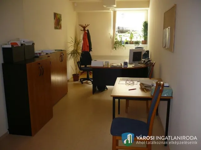 Kiadó kereskedelmi és ipari ingatlan Debrecen, Belváros 17 nm