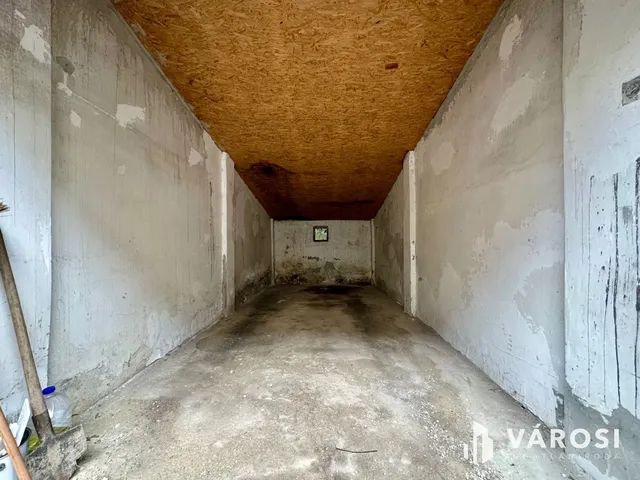 Eladó garázs Salgótarján 15 nm