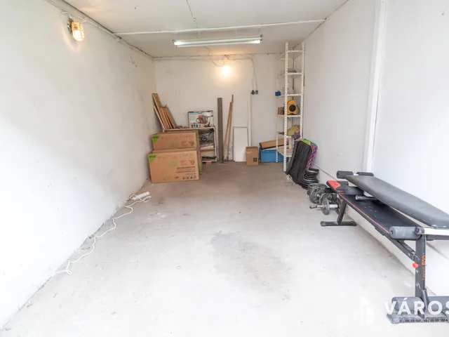 Eladó garázs Szeged, Alsóváros 15 nm