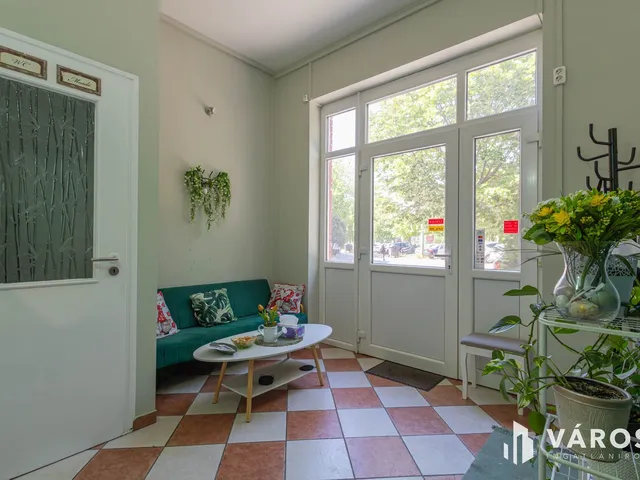 Kiadó kereskedelmi és ipari ingatlan Szeged, Rókus 77 nm