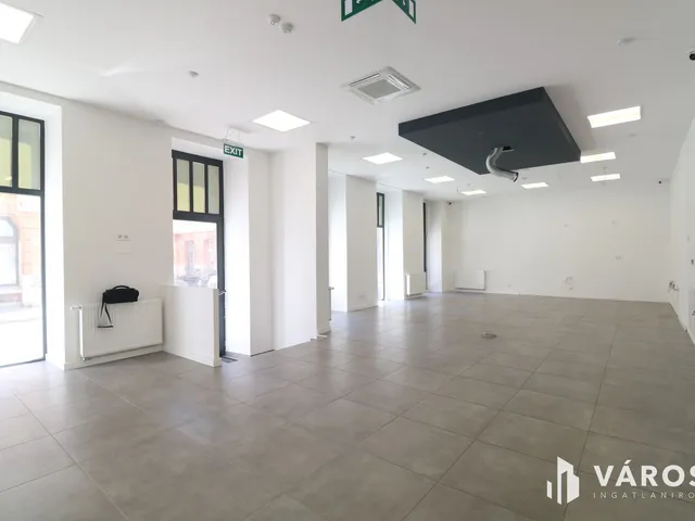 Eladó kereskedelmi és ipari ingatlan Szeged 155 nm