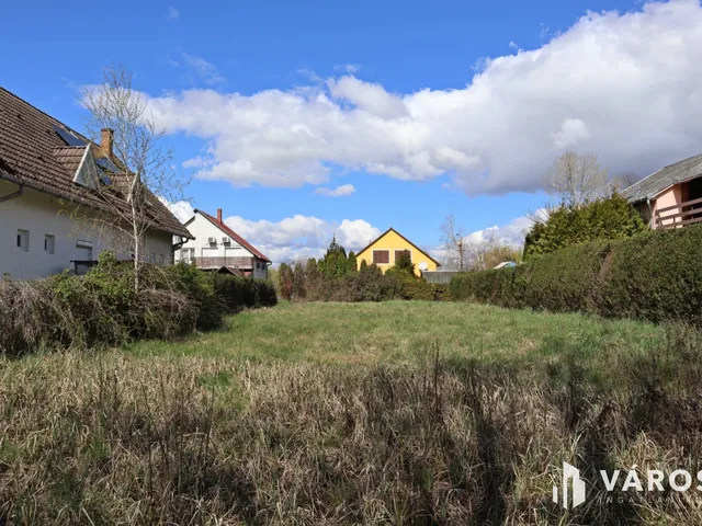 Eladó telek Balatonberény 630 nm