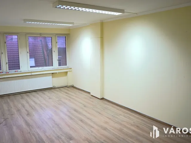 Kiadó kereskedelmi és ipari ingatlan Győr, Belváros 58 nm