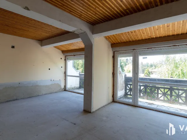 Eladó kereskedelmi és ipari ingatlan Siófok, Aranypart 660 nm