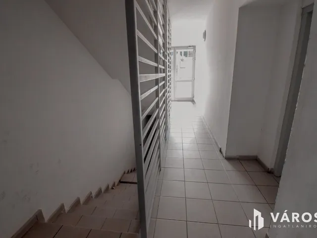 Eladó garázs Győr, Nádorváros 14 nm