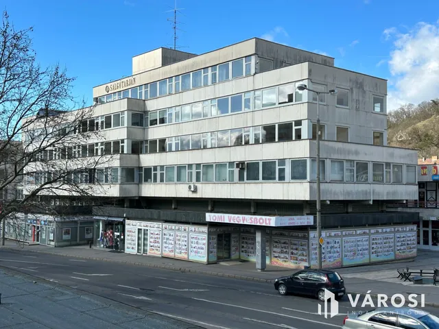 Eladó kereskedelmi és ipari ingatlan Salgótarján 198 nm