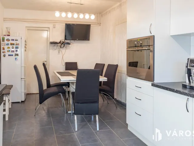 Eladó ház Orosháza 196 nm