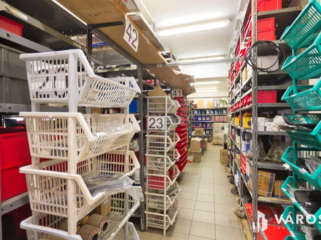 Eladó kereskedelmi és ipari ingatlan Békéscsaba, Millenniumi lakótelep 268 nm