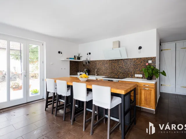 Eladó ház Gyula 206 nm