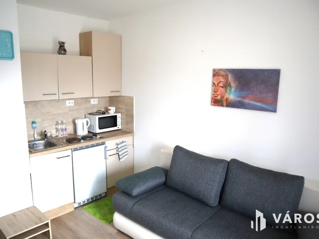 Eladó kereskedelmi és ipari ingatlan Siófok, Szabadifürdő 198 nm