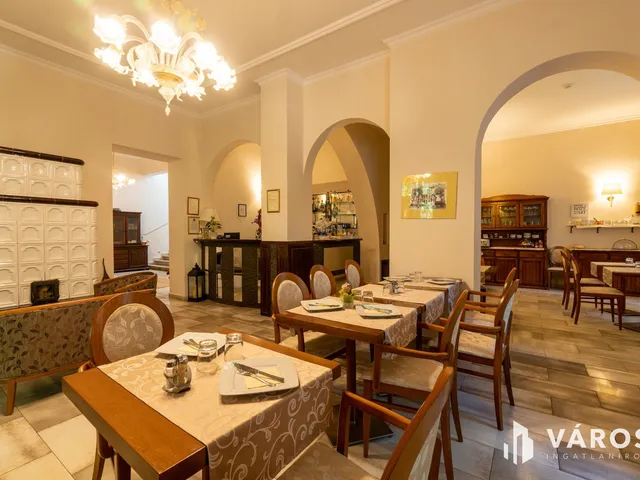 Eladó kereskedelmi és ipari ingatlan Siófok, Belváros 642 nm