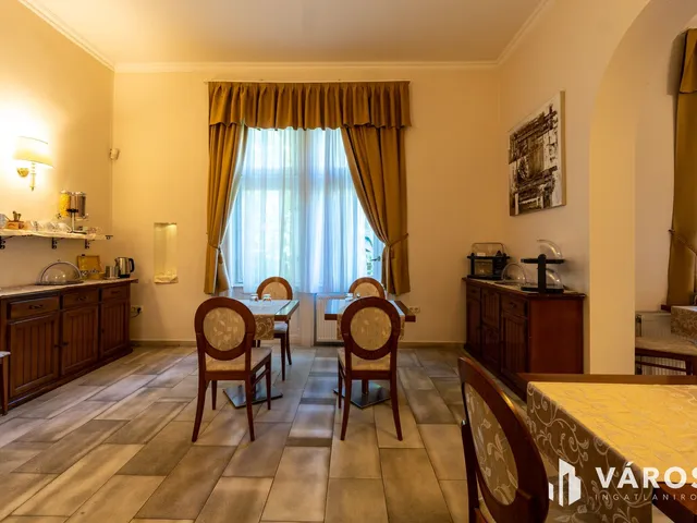 Eladó kereskedelmi és ipari ingatlan Siófok, Belváros 642 nm