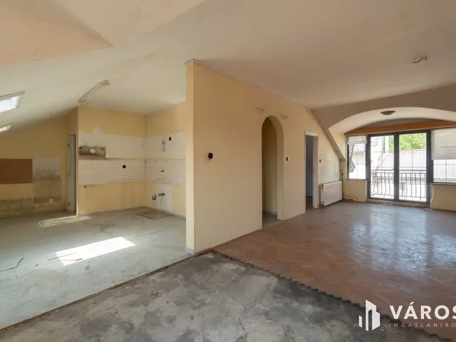 Eladó kereskedelmi és ipari ingatlan Siófok, Belváros 591 nm