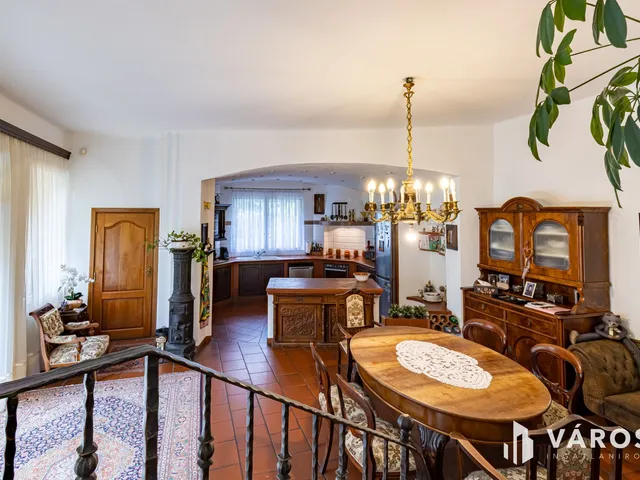 Eladó ház Budapest XVI. kerület, Rákosszentmihály 220 nm