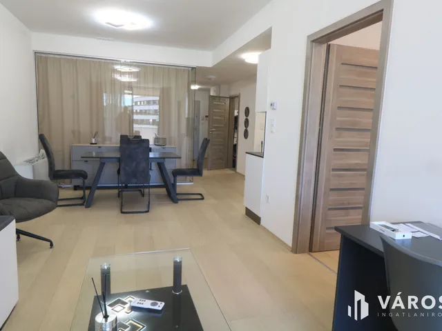 Kiadó lakás Szeged, Móraváros 71 nm