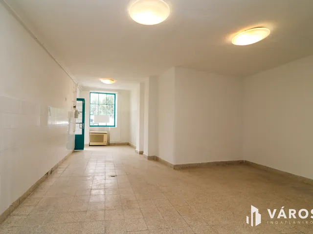 Eladó kereskedelmi és ipari ingatlan Gyula 80 nm