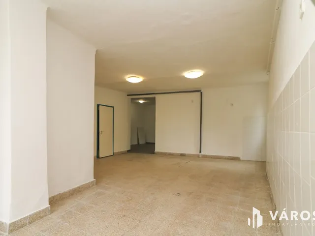 Eladó kereskedelmi és ipari ingatlan Gyula 80 nm