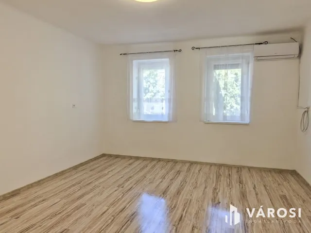 Eladó lakás Szeged, Móraváros 45 nm