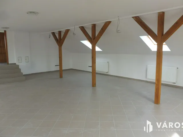 Kiadó kereskedelmi és ipari ingatlan Szeged 192 nm