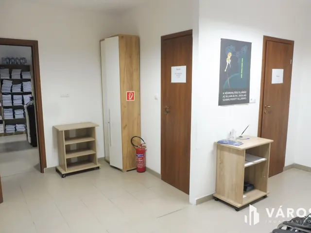 Eladó kereskedelmi és ipari ingatlan Makó 240 nm