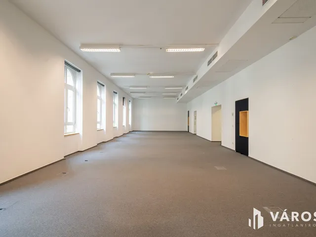 Kiadó kereskedelmi és ipari ingatlan Budapest VI. kerület 232 nm